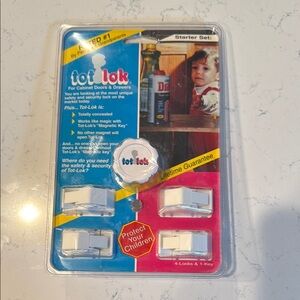 Tot Lok Starter Set with 4 Locks and 1 Key